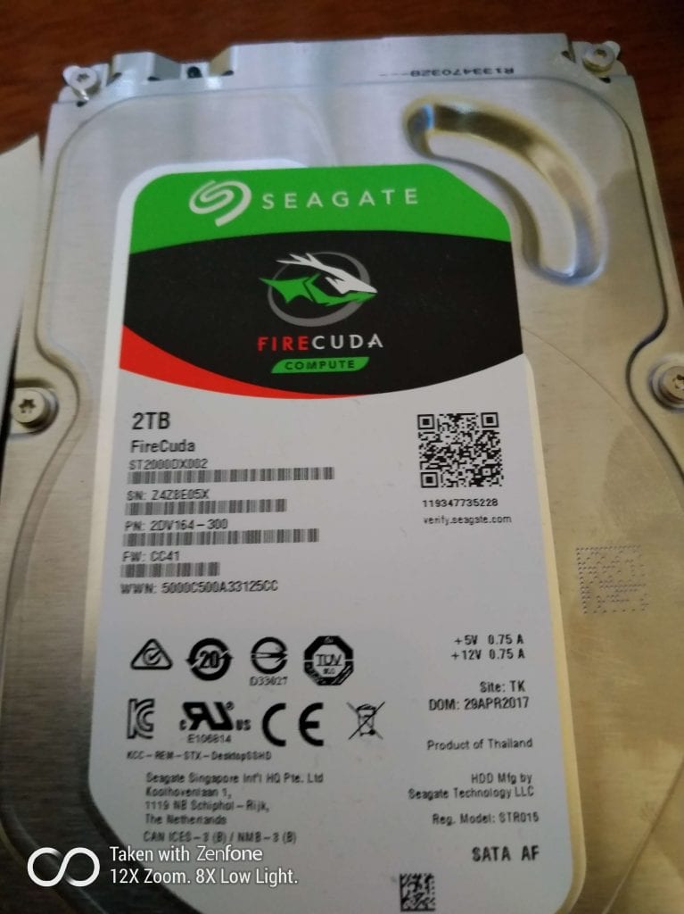Unboxing Hard Disk Seagate FireCuda 2 TB SSHD