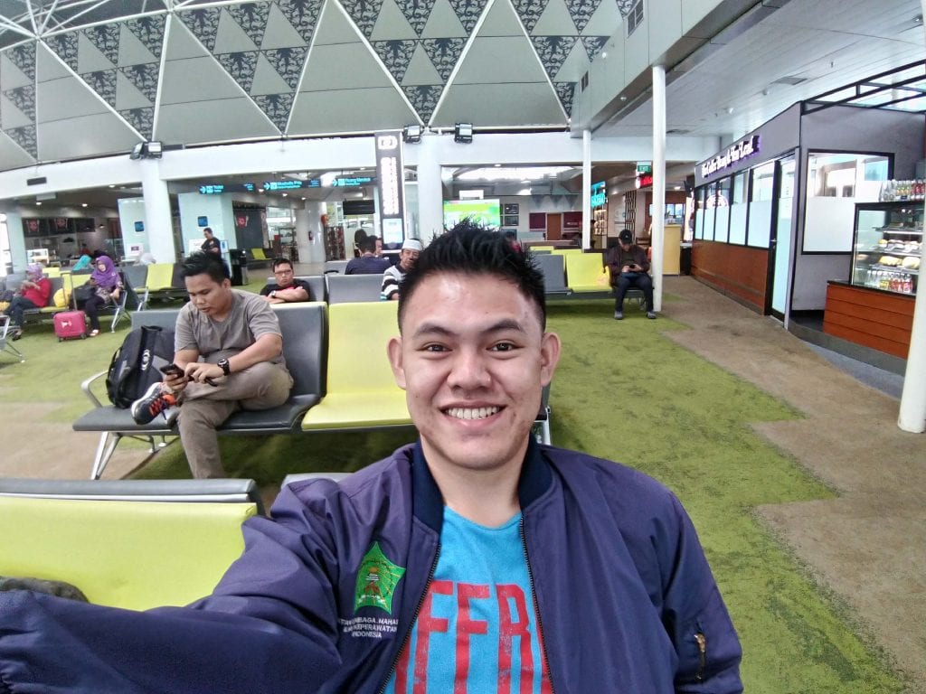 Keseruan Ikut Event Peluncuran Zenfone Max Pro M2 & Rog Phone - Selfie Di Bandara Sultan Thaha