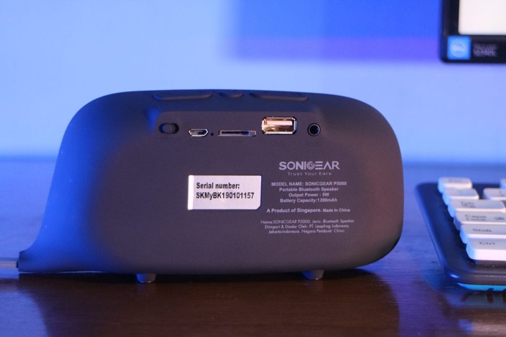 Review SonicGear Moby P5000 Bluetooth Speaker Portable - Desain Belakang