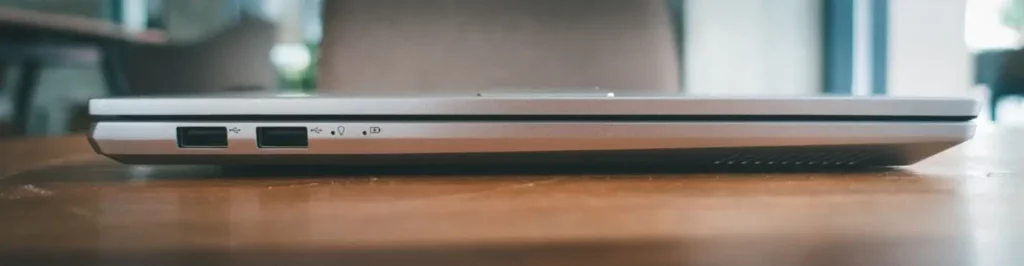 ASUS Vivobook Pro 14X OLED (N7400) - Desain Tampak Samping Kiri