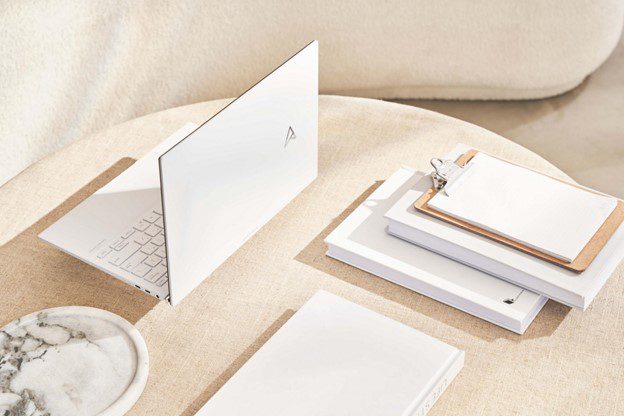 Zenbook S 13 OLED UM5302, Akhirnya Laptop Paling Ringan di Dunia Resmi Hadir - Desain