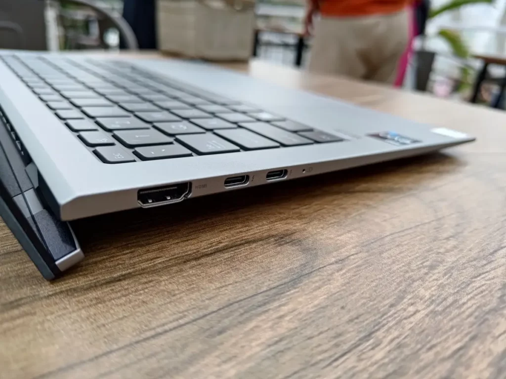 ASUS Zenbook S 13 OLED (UX5304): Mengungkap Keajaiban Laptop Ultra Ringan dan Super Canggih