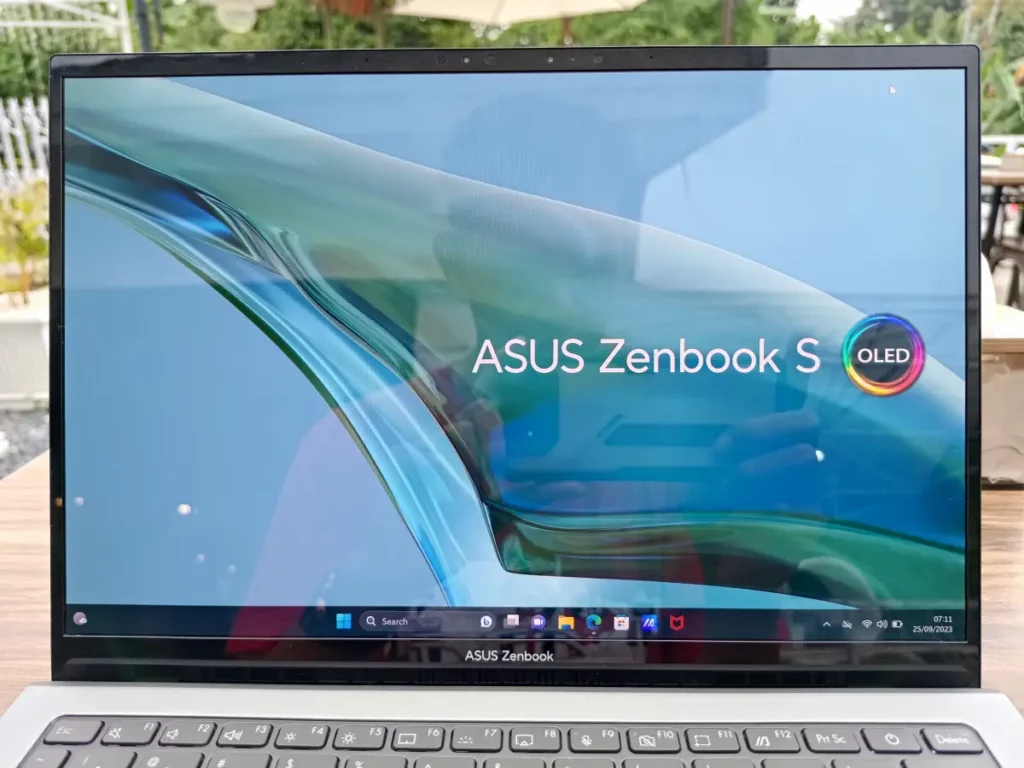 Review Laptop ASUS Zenbook S 13 OLED (UX5304)