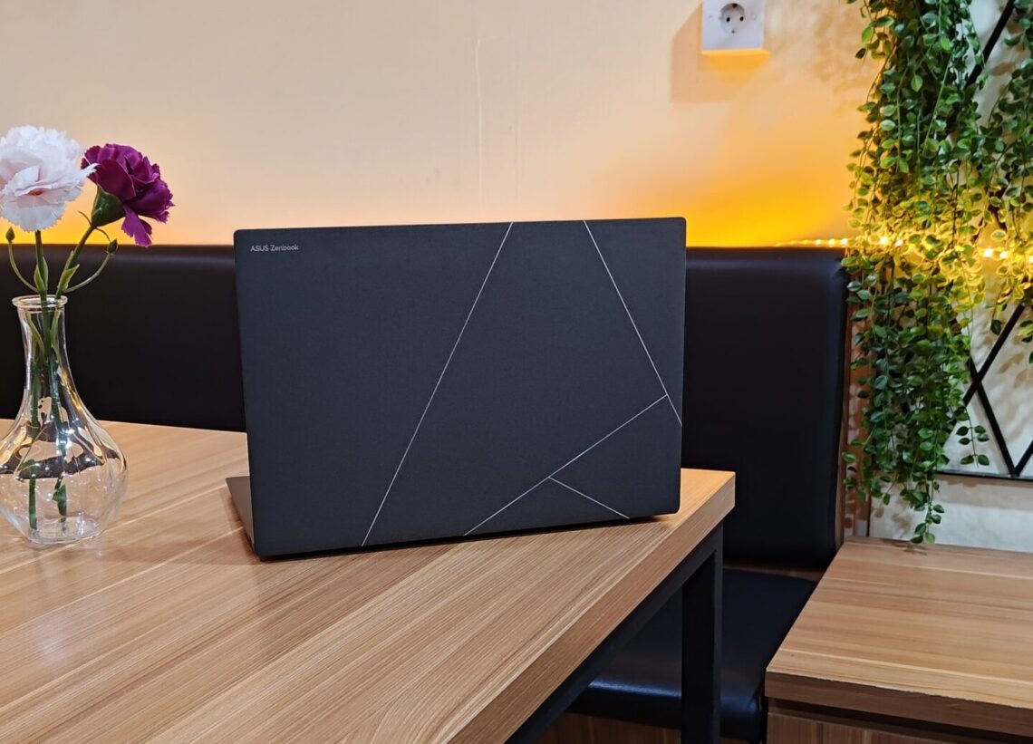 ASUS Zenbook S14 OLED