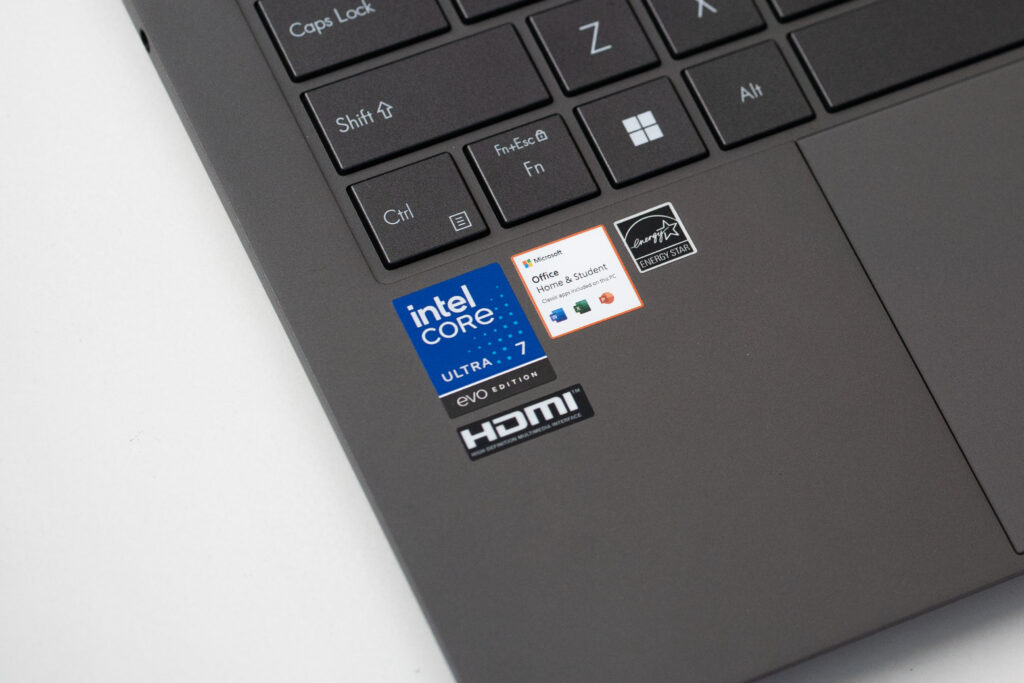 ASUS Zenbook S14 OLED - Laptop AI Terbaik yang Hadir dengan Prosesor Intel® Core™ Ultra 7 258V Lunar Lake di Tahun 2025 4 DSC07844