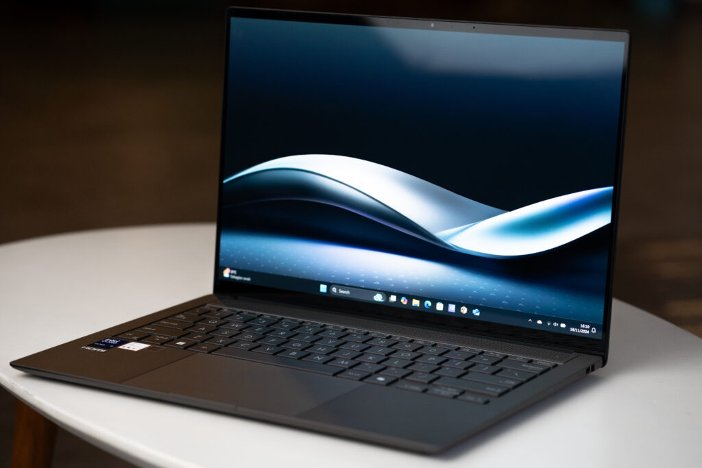 ASUS Zenbook S14 OLED - Laptop AI Terbaik yang Hadir dengan Prosesor Intel® Core™ Ultra 7 258V Lunar Lake di Tahun 2025 7 DSC07848