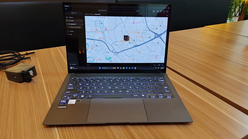 ASUS Zenbook S14 OLED - Laptop AI Terbaik yang Hadir dengan Prosesor Intel® Core™ Ultra 7 258V Lunar Lake di Tahun 2025 5 Fitur AI Story Cube